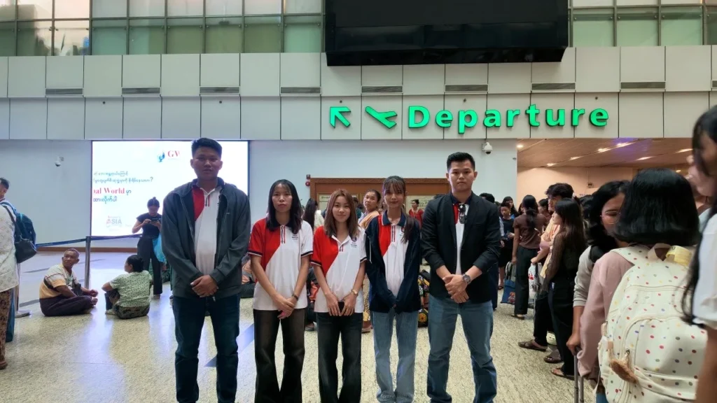 KMA students at the airport